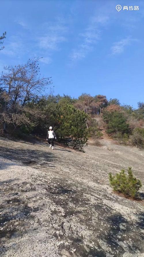 探秘新縣臥佛山 一場心靈與自然的休閑徒步之旅